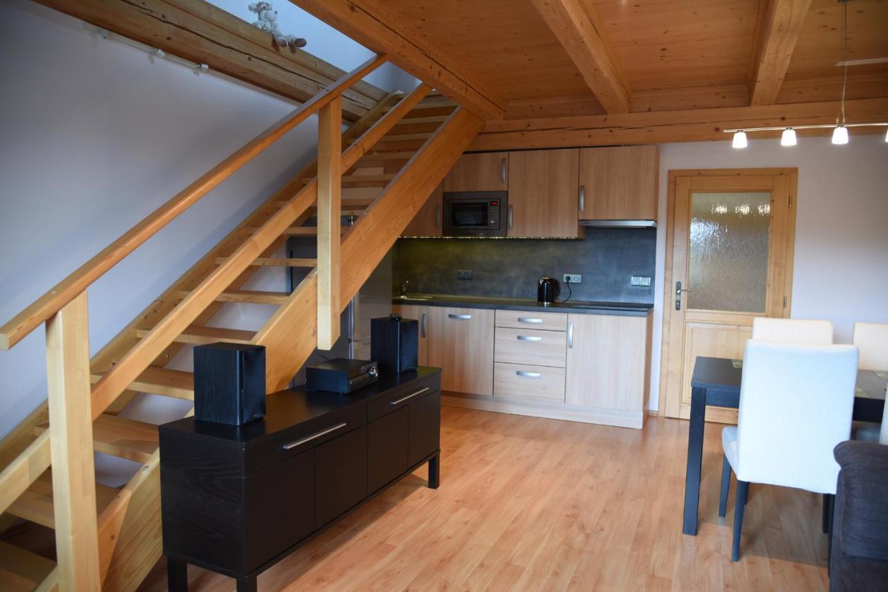 Roudnice Apartman Mezi Kopci - Mid Hills Apartment מראה חיצוני תמונה