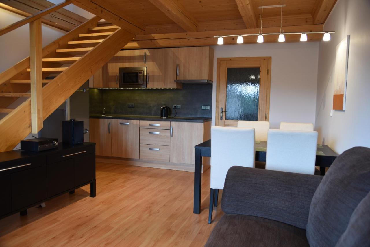 Roudnice Apartman Mezi Kopci - Mid Hills Apartment מראה חיצוני תמונה
