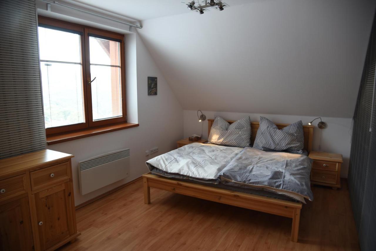 Roudnice Apartman Mezi Kopci - Mid Hills Apartment מראה חיצוני תמונה